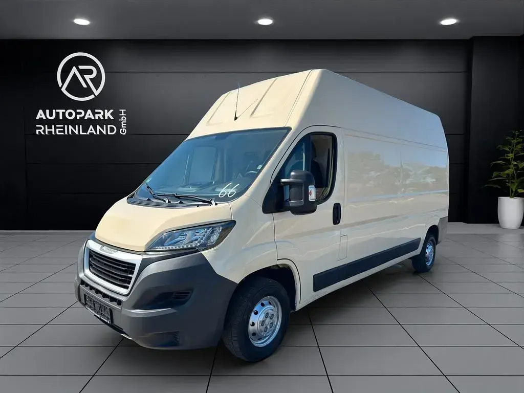 Gebraucht Peugeot Boxer 131 PS (96 kW) 2017 Beige Van
