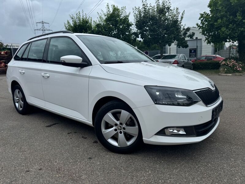Candyweiss Gebraucht 2017 Skoda Fabia Style Kombi | 9.990 € (Fairer Preis) - Bild 1/4