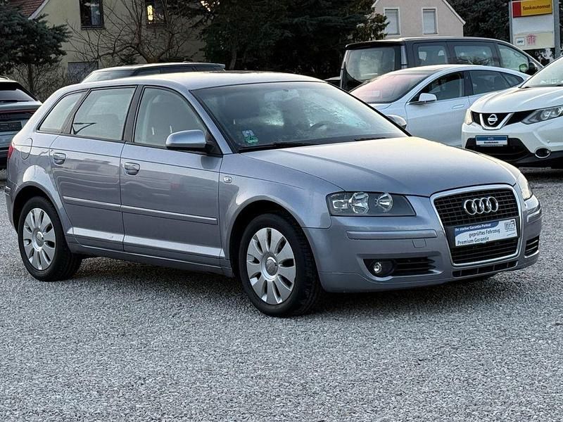 Gebraucht Audi A3 Attraction 116 PS (85 kW) 2004 Silber Kleinwagen