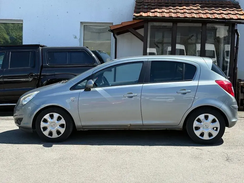 Gebraucht Opel Corsa Edition 87 PS (63 kW) 2010 Silber Kleinwagen