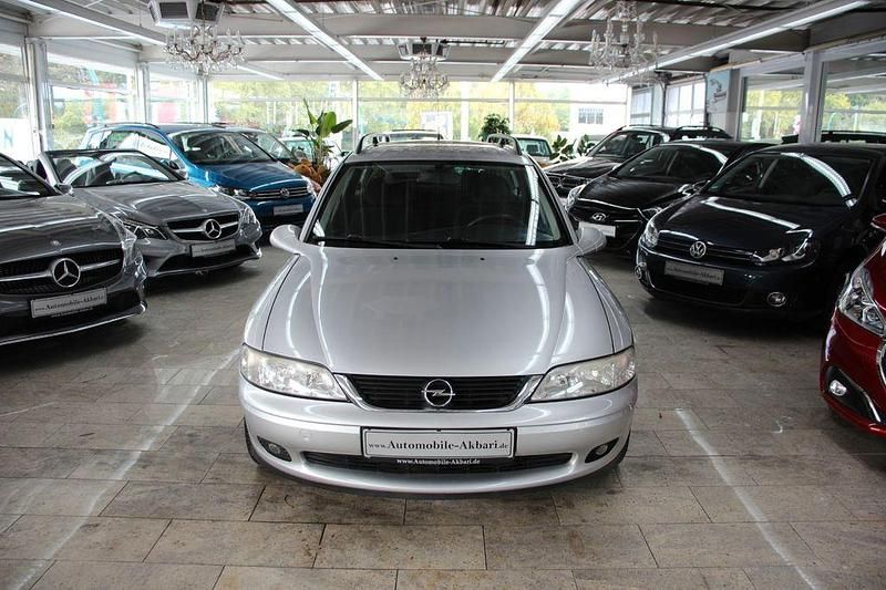Gebraucht Opel Vectra 101 PS (74 kW) 2001 Grau Kombi