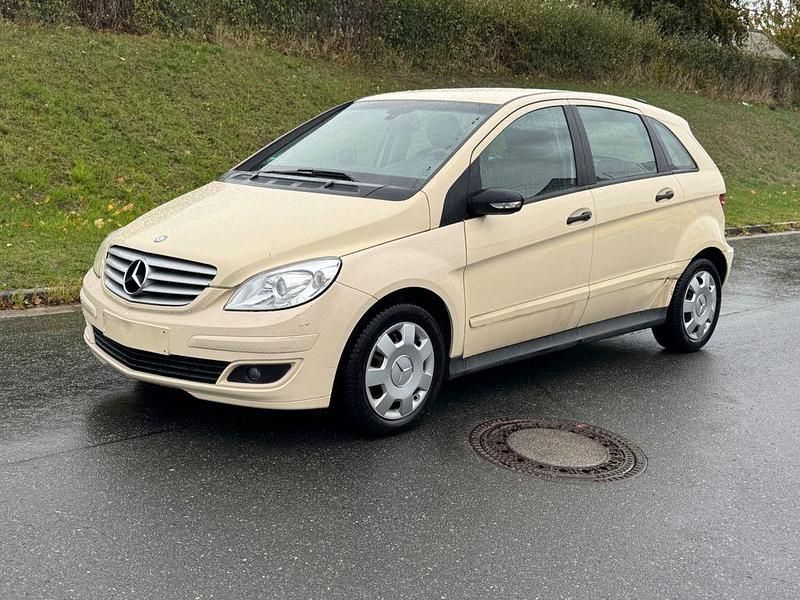 Beige Gebraucht 2007 Mercedes B180 Van / Kleinbus | 5.400 € (Etwas zu teuer) - Bild 1/4