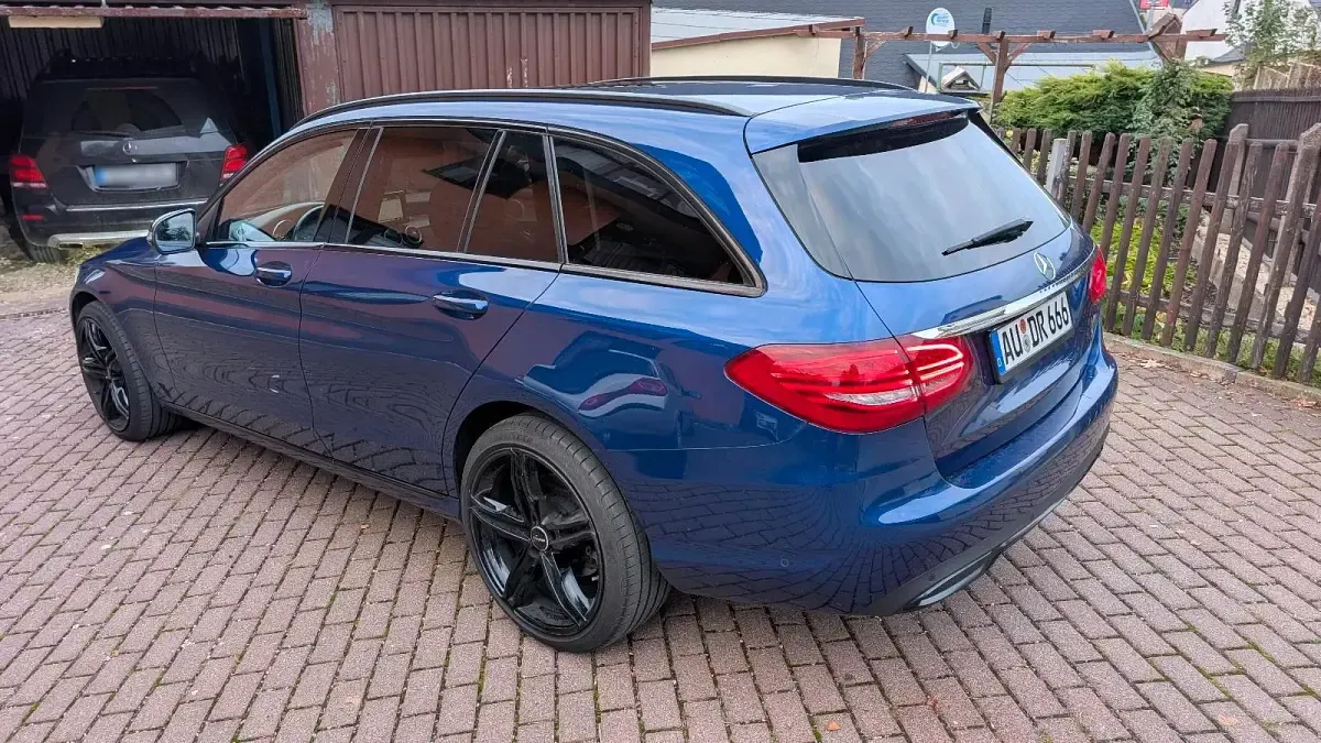 Gebraucht Mercedes C250 204 PS (150 kW) 2016 Blau Kombi