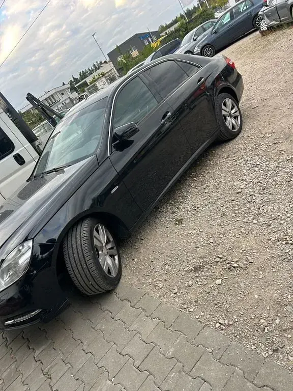 Gebraucht Mercedes E220 170 PS (125 kW) 2012 Schwarz Limousine