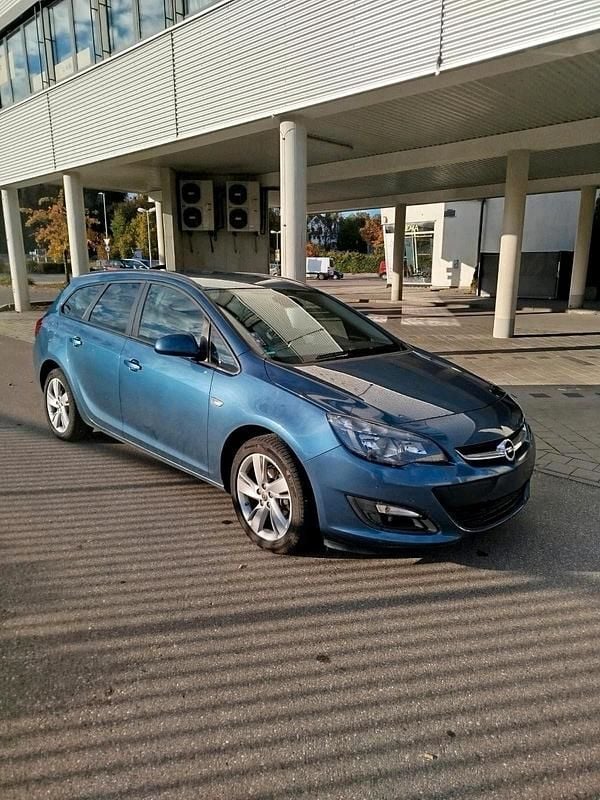 Gebraucht Opel Astra 140 PS (102 kW) 2015 Blau Kombi