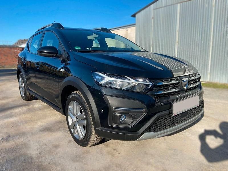 Gebraucht Dacia Sandero Expression 101 PS (74 kW) 2022 Schwarz SUV