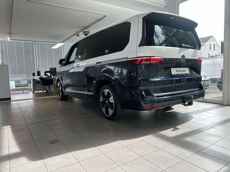 Nowe VW Multivan R 150 KM (110 kW) 2026 Niebieski Minivan