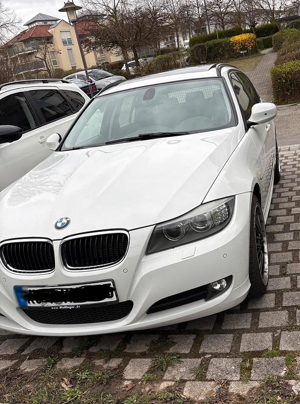 Gebraucht BMW 318 143 PS (105 kW) 2012 Weiß Limousine
