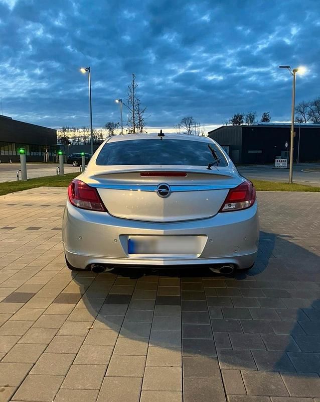 Gebraucht Opel Insignia Cosmo 226 PS (166 kW) 2010 Silber Limousine
