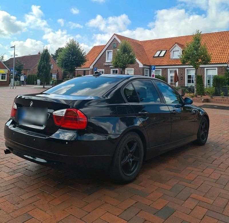 Schwarz Gebraucht 2007 BMW 320 Limousine | 2.500 € (Superpreis) - Bild 1/4