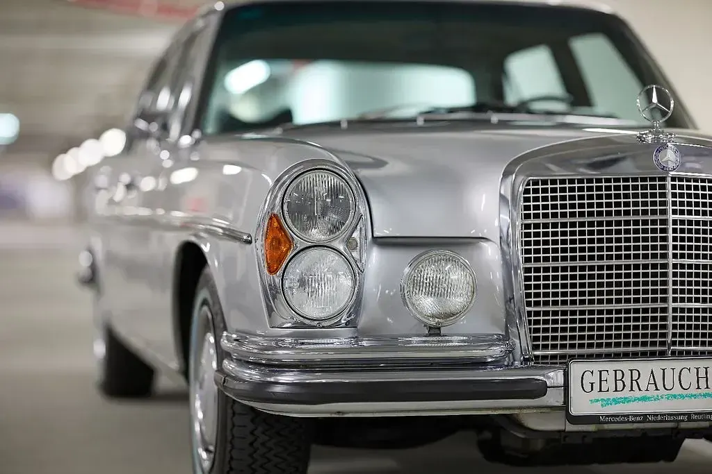 Gebraucht Mercedes 300 340 PS (250 kW) 1969 Silber Limousine
