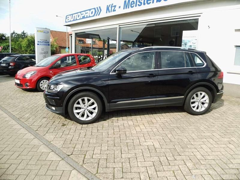 Schwarz Gebraucht 2018 VW Tiguan Highline SUV | 20.750 € (Fairer Preis) - Bild 1/4