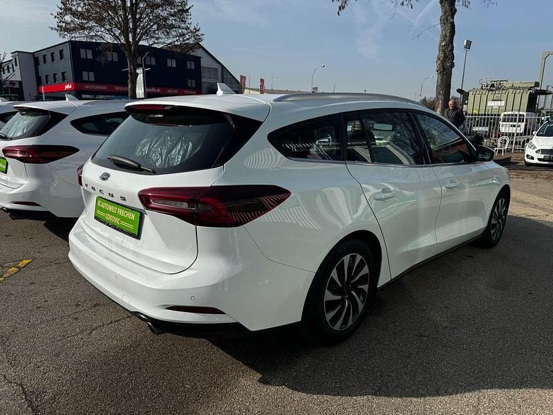 Gebraucht Ford Focus Titanium 116 PS (85 kW) 2024 Weiß Limousine