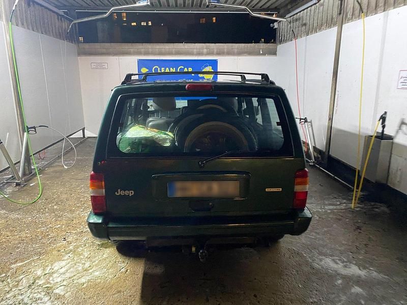 Gebraucht Jeep Cherokee 173 PS (127 kW) 2000 Grün SUV