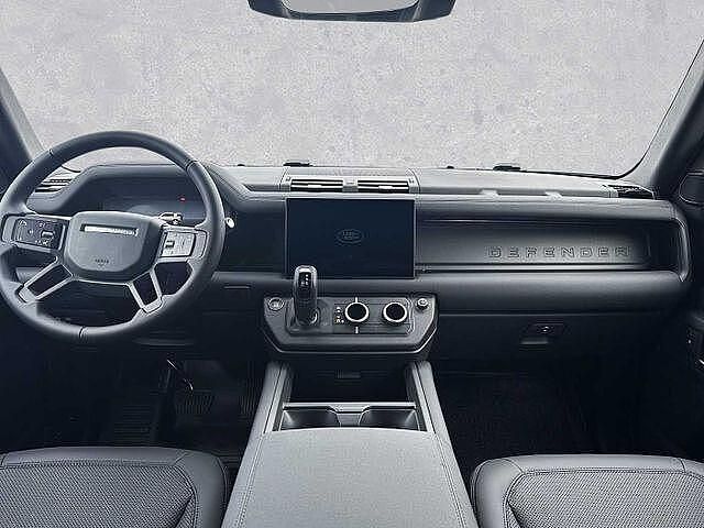 Gebraucht Land Rover Defender SE Dynamic 304 PS (223 kW) 2025 Santorini black