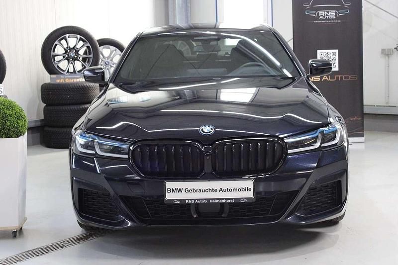 Gebraucht BMW 545e Performance 394 PS (289 kW) 2022 Schwarz Limousine