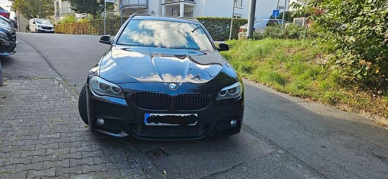 Schwarz Gebraucht 2011 BMW 520 M Sport Kombi | 8.900 € (Fairer Preis) - Bild 1/4