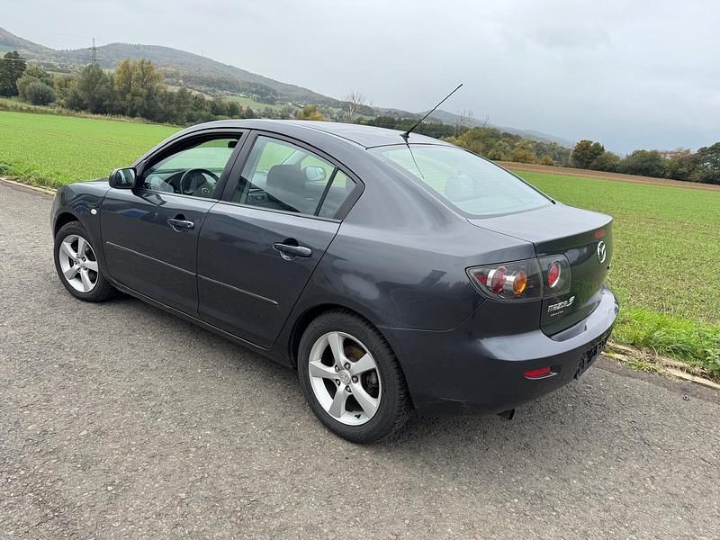 Schwarz Gebraucht 2006 Mazda 3 Limousine | 1.800 € (Etwas zu teuer) - Bild 1/4