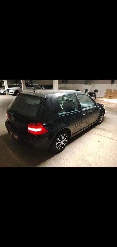 Gebraucht VW Golf IV 74 PS (54 kW) 2002 Kleinwagen