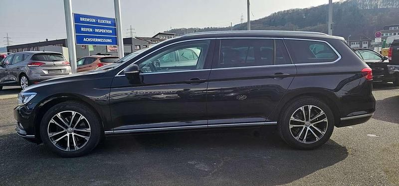 Gebraucht VW Passat Highline 179 PS (131 kW) 2017 Deep black perleffekt Kombi