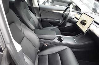 Gebraucht Tesla Model 3 Standard Range 239 kW (325 PS) 2022 Solid black Limousine