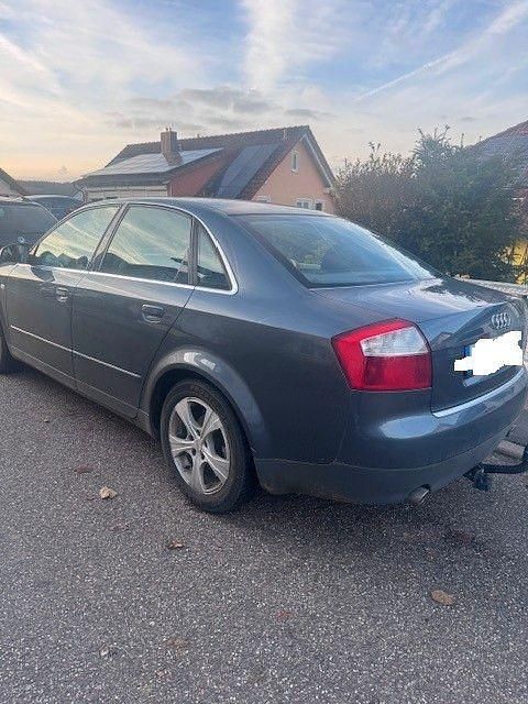 Schwarz Gebraucht 2002 Audi A4 Limousine | 1.600 € (Guter Preis) - Bild 1/4