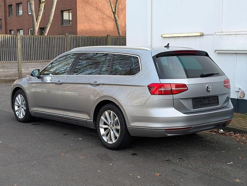 Gebraucht VW Passat Highline 150 PS (110 kW) 2018 Pyritsilber metallic Kombi