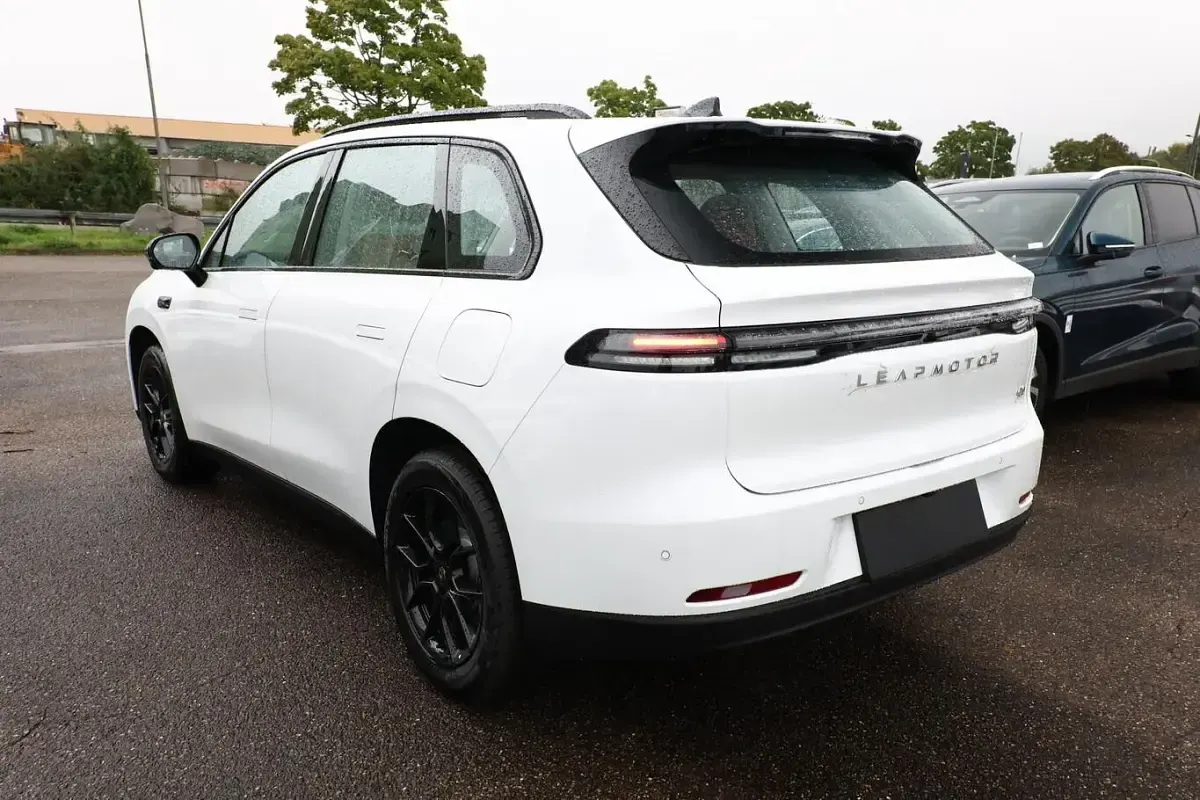Uusi Leapmotor C10 439 kW (598 HP) 2026 Valkoinen Katumaasturi