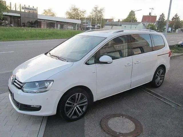 Second-hand VW Sharan 177 CP (130 kW) 2014 Alb Monovolum
