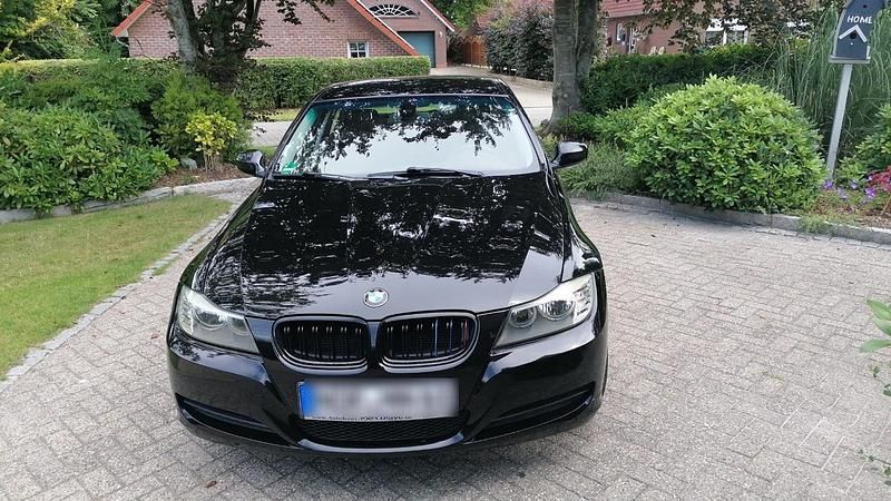 Schwarz Gebraucht 2010 BMW 316 Limousine | 4.100 € (Fairer Preis) - Bild 1/4