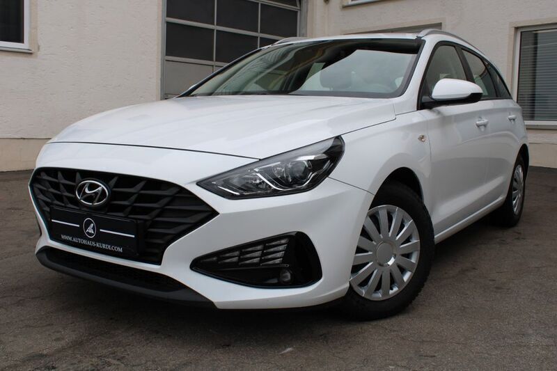 Weiß Gebraucht 2021 Hyundai i30 Select Kombi | 14.290 € (Superpreis) - Bild 1/4