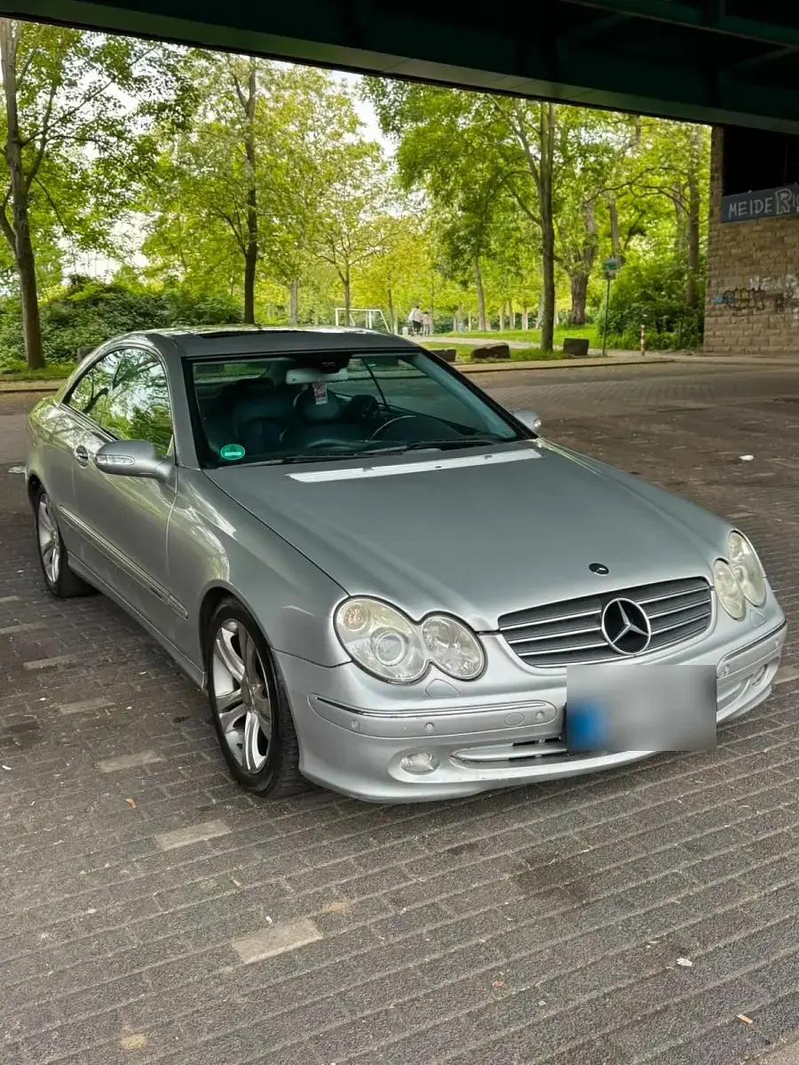 Gebraucht Mercedes CLK320 218 PS (160 kW) 2002 Silber Coupé