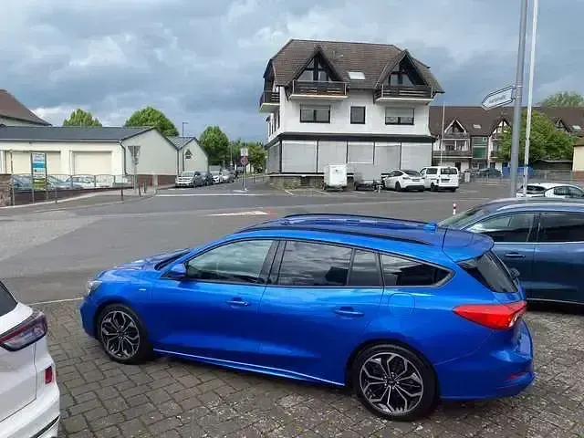 Gebraucht Ford Focus ST-Line 155 PS (114 kW) 2020 Dynamicblau metallic Kombi