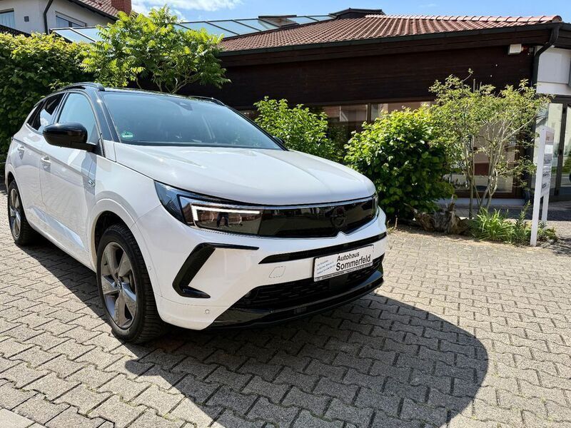 Weiß Gebraucht 2023 Opel Grandland X SUV | 34.900 € - Bild 1/4