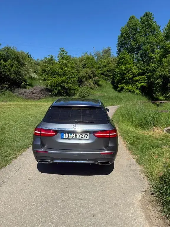 Gebraucht Mercedes E220 AMG 194 PS (142 kW) 2018 Grau Limousine