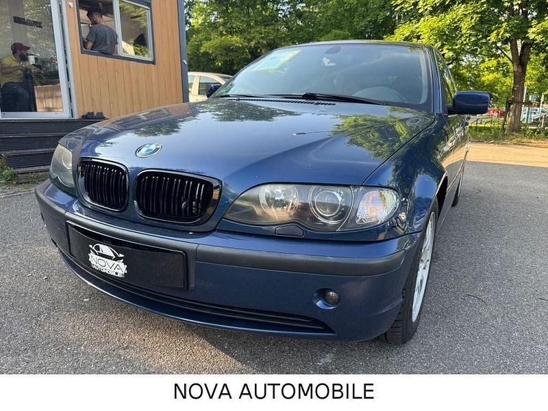Blau Gebraucht 2005 BMW 318 Lifestyle Kombi | 2.990 € (Fairer Preis) - Bild 1/4