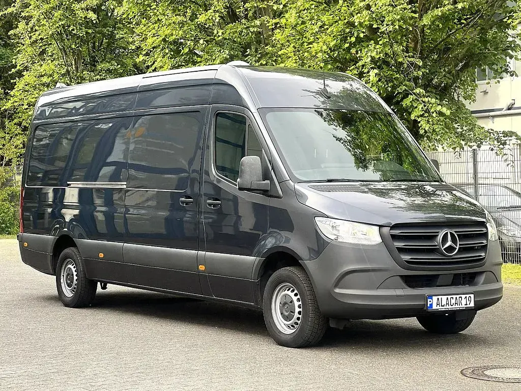 Gebraucht Mercedes Sprinter 150 PS (110 kW) 2021 Grau Van