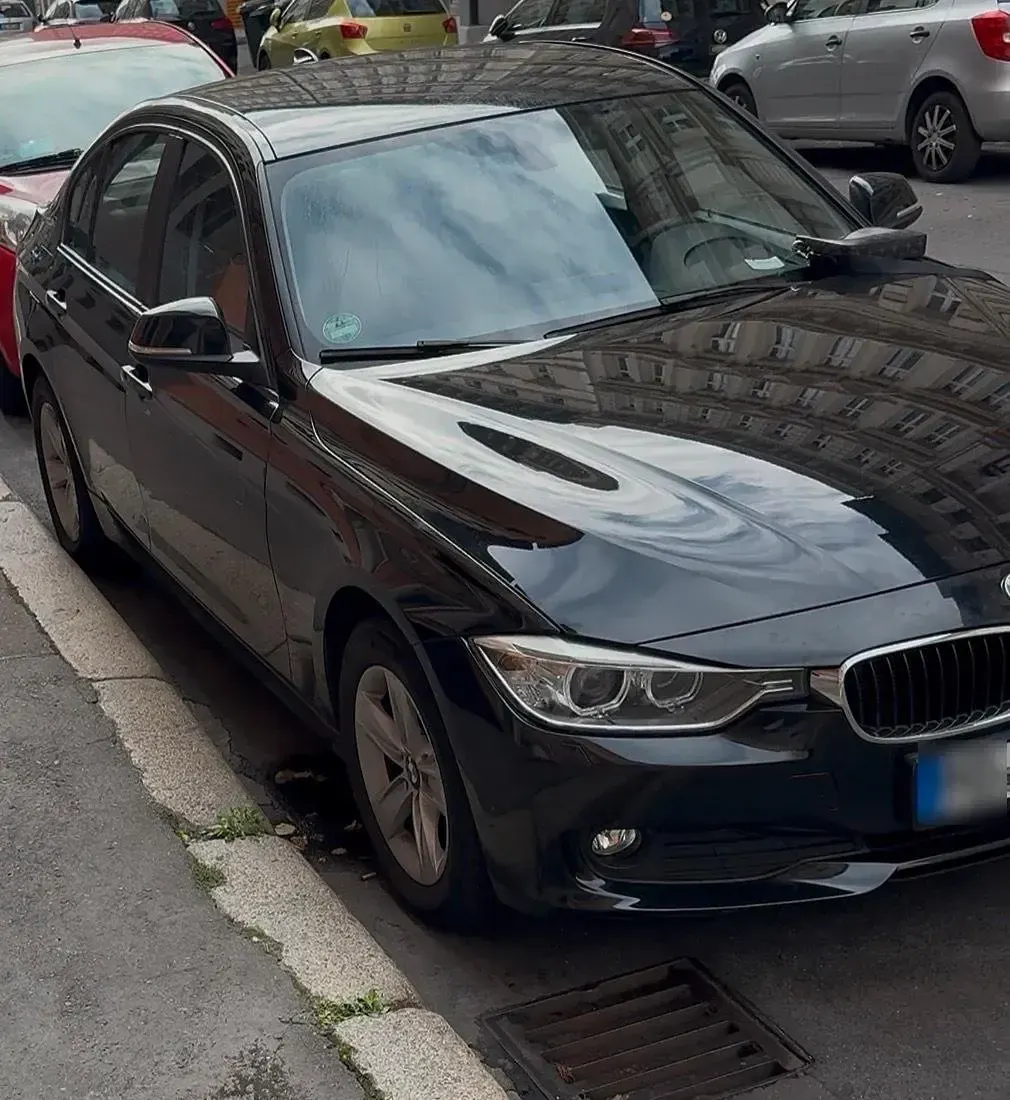 Gebraucht BMW 318 150 PS (110 kW) 2016 Schwarz Limousine