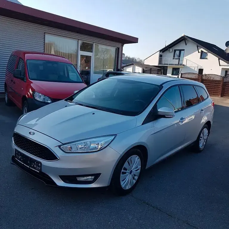 Usata Ford Focus 120 CV (88 kW) 2018 Argento Berlina