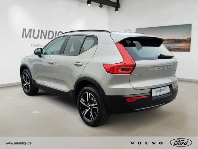 Gebraucht Volvo XC40 Plus 163 PS (119 kW) 2023 Silver dawn / metallic SUV