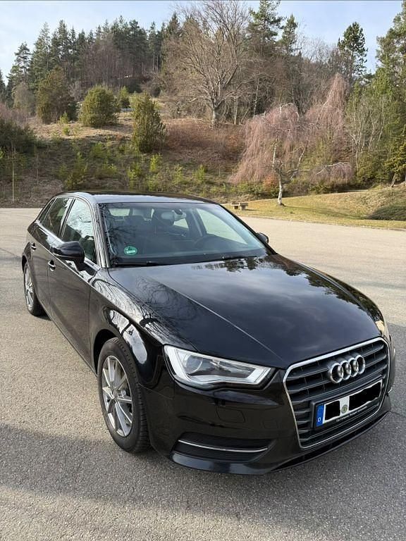 Gebraucht Audi A3 Attraction 122 PS (89 kW) 2013 Schwarz Limousine