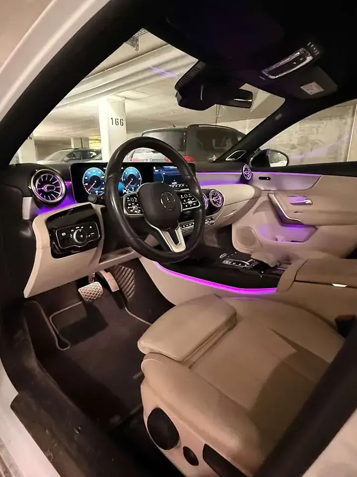 Gebraucht Mercedes A180 116 PS (85 kW) 2019 Limousine