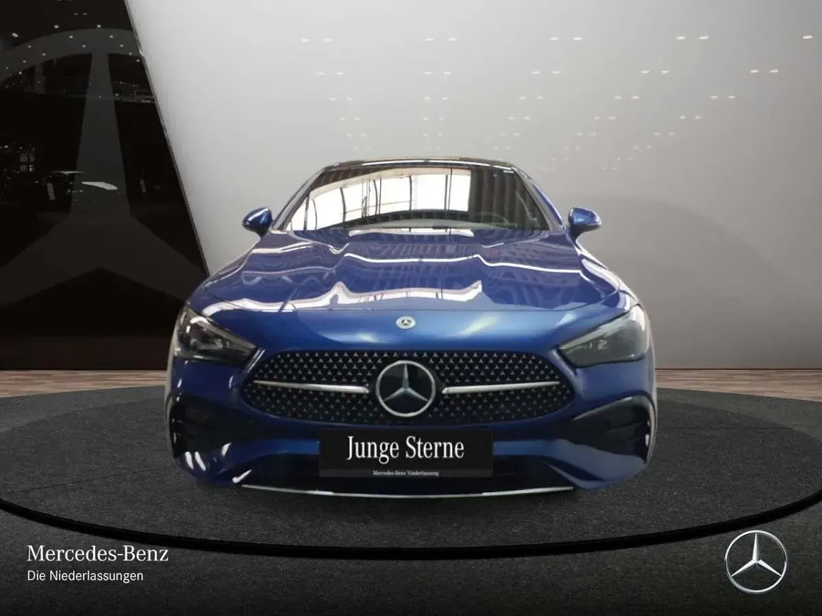 Gebraucht Mercedes CLE300 AMG 204 PS (150 kW) 2025 Blau Coupé