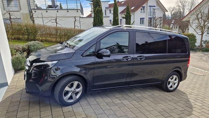 Grau Gebraucht 2022 Mercedes V250 Edition Van / Kleinbus | 44.900 € (Superpreis) - Bild 1/4