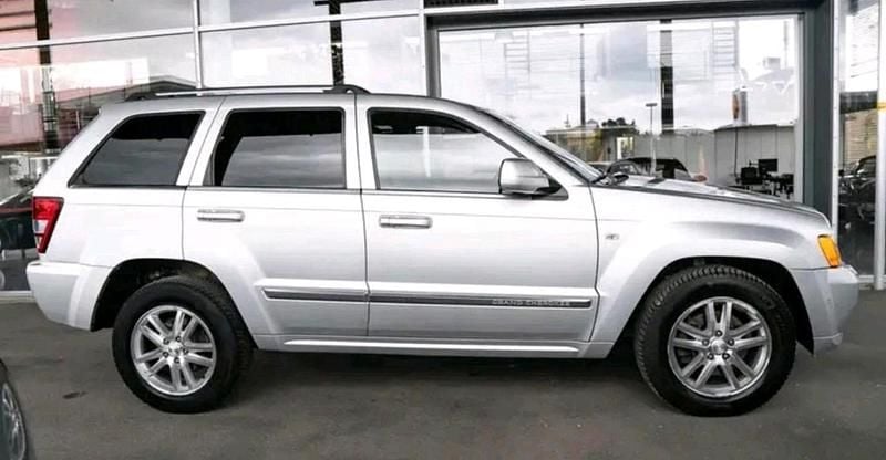 Silber Gebraucht 2009 Jeep Grand Cherokee SUV | 11.900 € - Bild 1/4