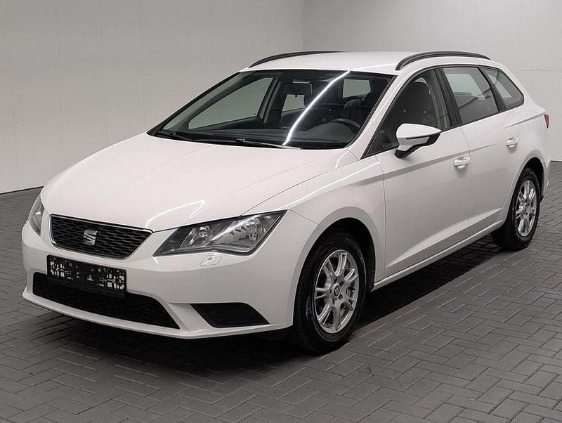 Weiß Gebraucht 2015 Seat Leon ST Kombi | 7.980 € (Fairer Preis) - Bild 1/4