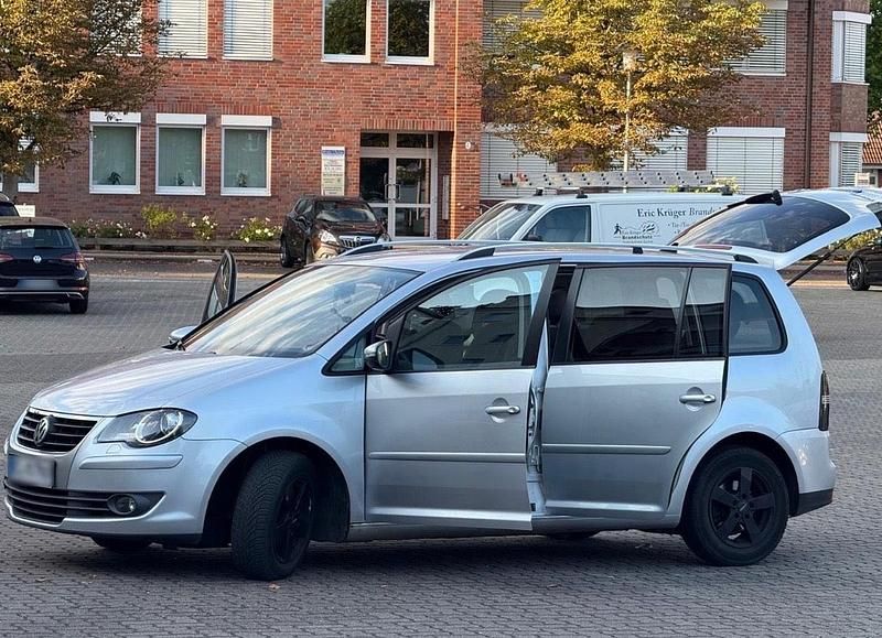 Gebraucht VW Touran 105 PS (77 kW) 2010 Grau Van / Kleinbus