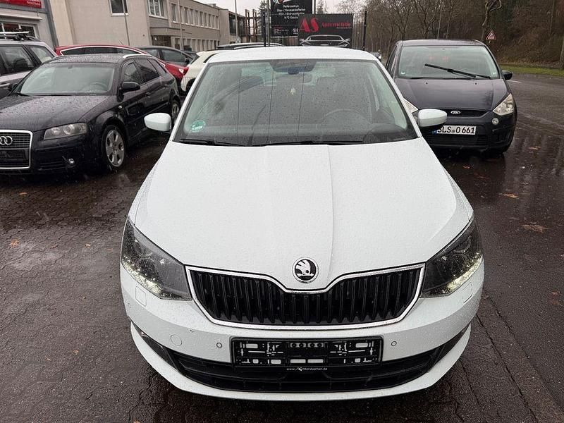 Gebraucht Skoda Fabia Joy 75 PS (55 kW) 2016 Weiß Limousine