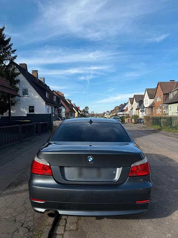 Gebraucht BMW 520 177 PS (130 kW) 2008 Grau Limousine