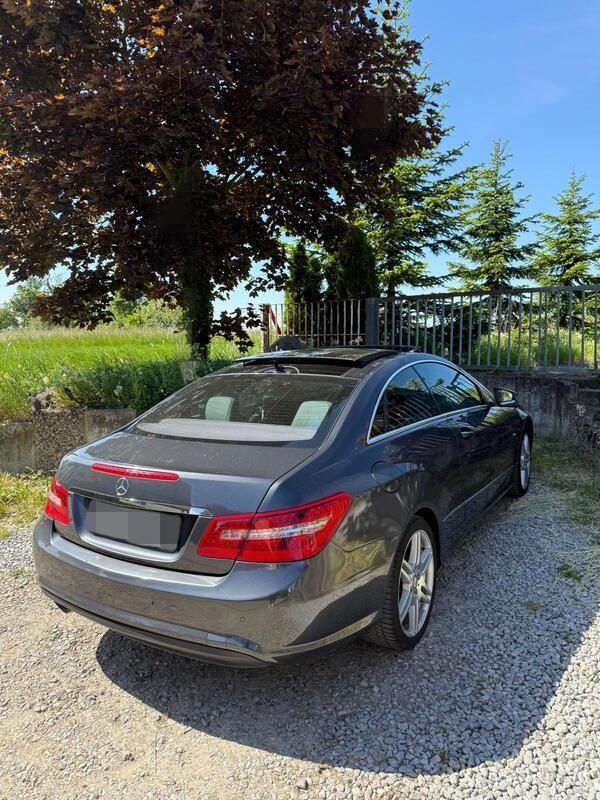 Andere außenfarben Gebraucht 2012 Mercedes E200 Coupé | 10.999 € (Guter Preis) - Bild 1/4